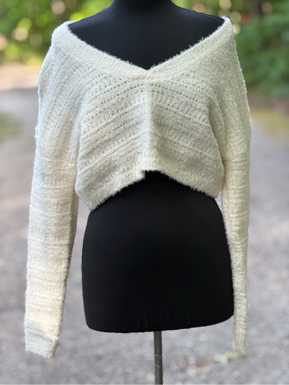 Forever 21 Cream Off-the-Shoulder Cropped V-Neck Sweater